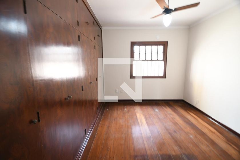 Casa à Venda - Barão Geraldo - Centro, 4 Quartos,  270 m2 em , Campinas - sp | SoloBR
