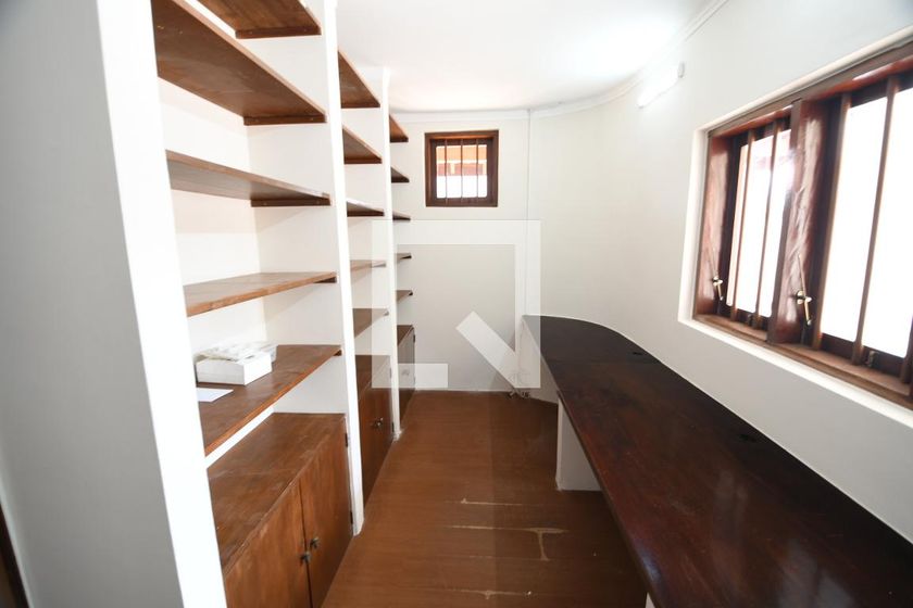 Casa à Venda - Barão Geraldo - Centro, 4 Quartos,  270 m2 em , Campinas - sp | SoloBR