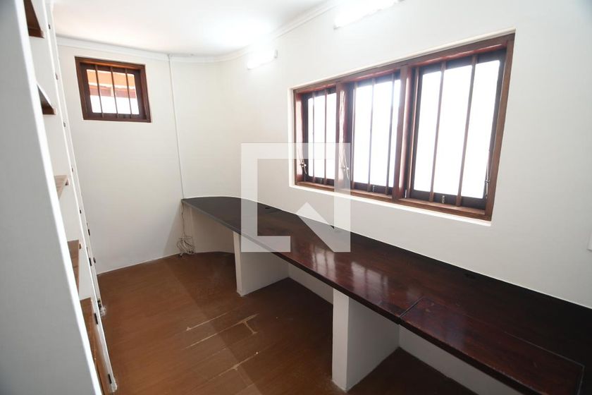 Casa à Venda - Barão Geraldo - Centro, 4 Quartos,  270 m2 em , Campinas - sp | SoloBR