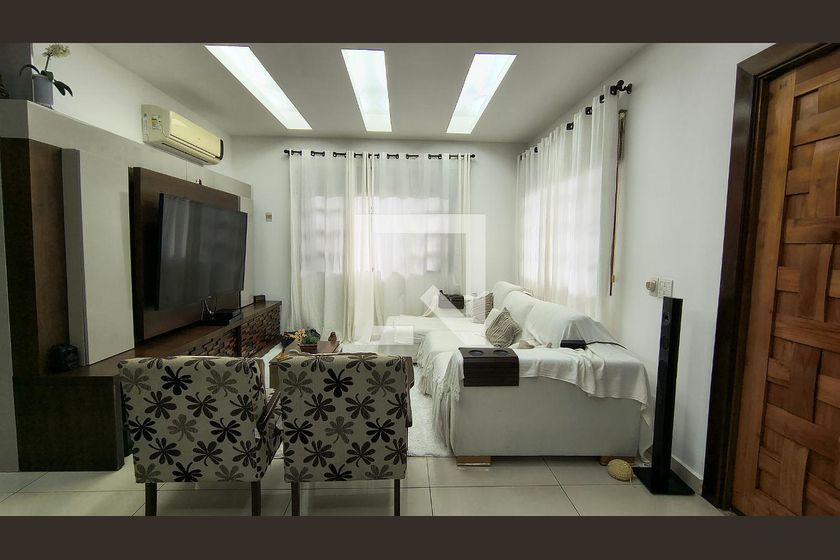 Casa, 4 quartos, 260 m² - Foto 1
