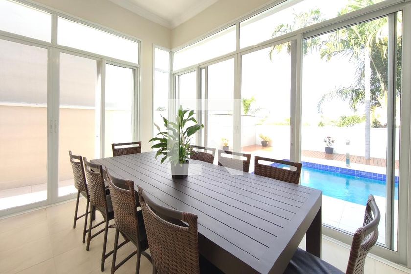 Casa à Venda - Swiss Park, 4 Quartos,  268 m2 em , Campinas - sp | SoloBR