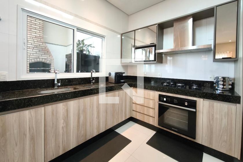 Casa à Venda - Swiss Park, 4 Quartos,  268 m2 em , Campinas - sp | SoloBR