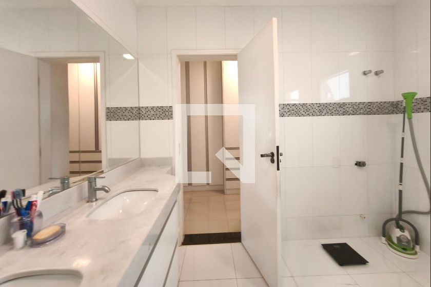 Casa à Venda - Swiss Park, 4 Quartos,  268 m2 em , Campinas - sp | SoloBR