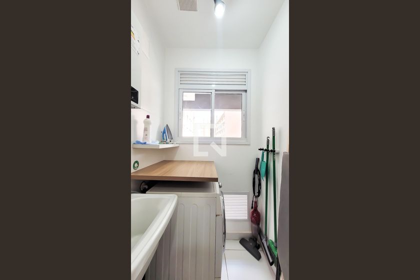 Apartamento à Venda - Centro, 1 Quarto,  40 m2 em , Campinas - sp | SoloBR