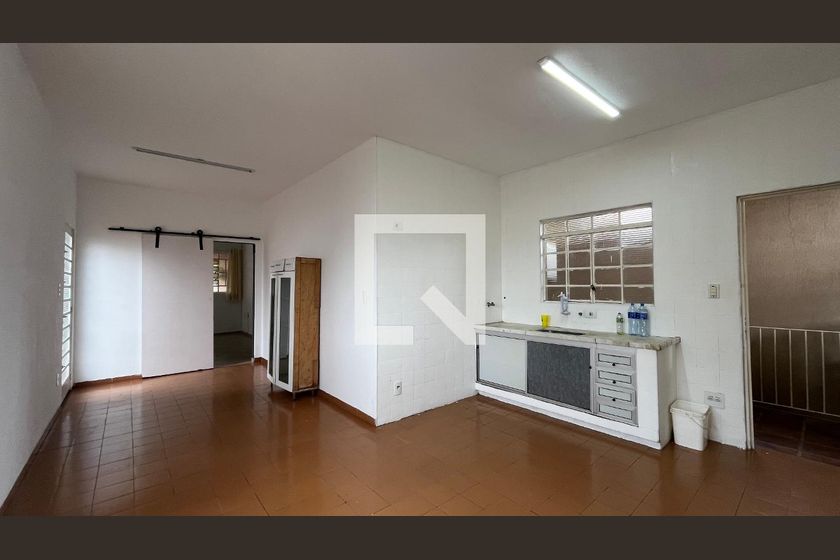Casa à Venda - Taquaral, 2 Quartos,  230 m2 em , Campinas - sp | SoloBR