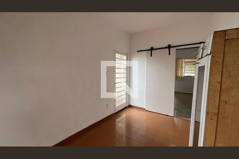 Casa à Venda - Taquaral, 2 Quartos,  230 m2 em , Campinas - sp | SoloBR