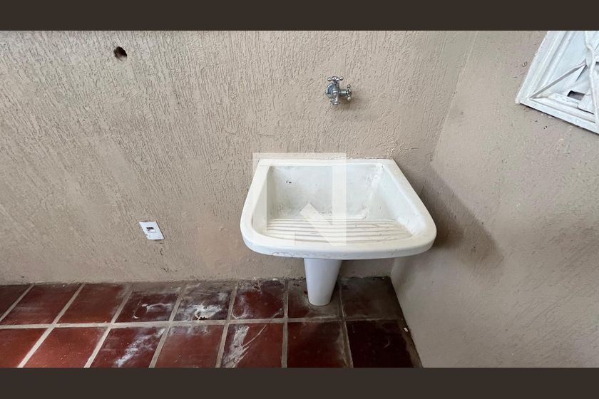 Casa à Venda - Taquaral, 2 Quartos,  230 m2 em , Campinas - sp | SoloBR