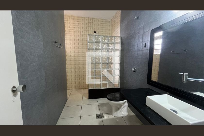 Casa à Venda - Taquaral, 2 Quartos,  230 m2 em , Campinas - sp | SoloBR