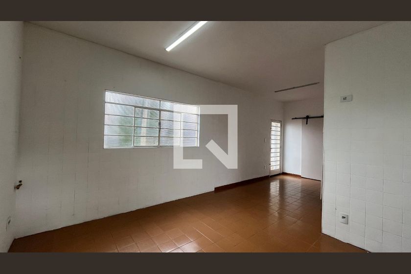 Casa à Venda - Taquaral, 2 Quartos,  230 m2 em , Campinas - sp | SoloBR