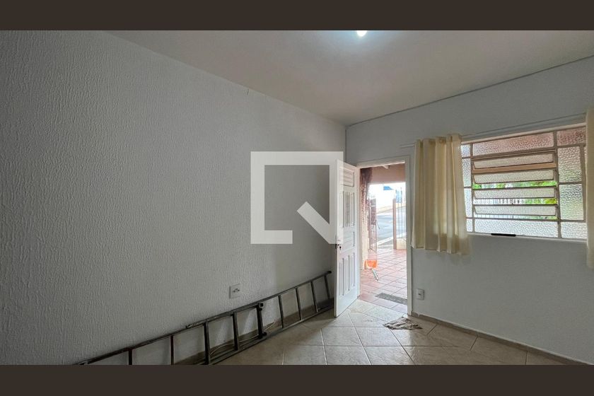 Casa à Venda - Taquaral, 2 Quartos,  230 m2 em , Campinas - sp | SoloBR