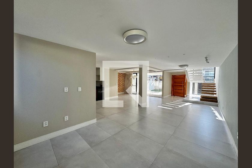 Casa, 3 quartos, 300 m² - Foto 1