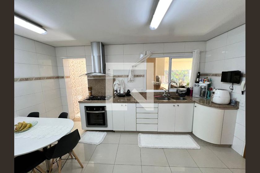 Casa à Venda - Swiss Park, 4 Quartos,  270 m2 em , Campinas - sp | SoloBR