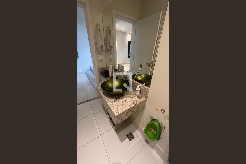 Casa à Venda - Lot. Alphaville Campinas, 5 Quartos,  300 m2 em , Campinas - sp | SoloBR