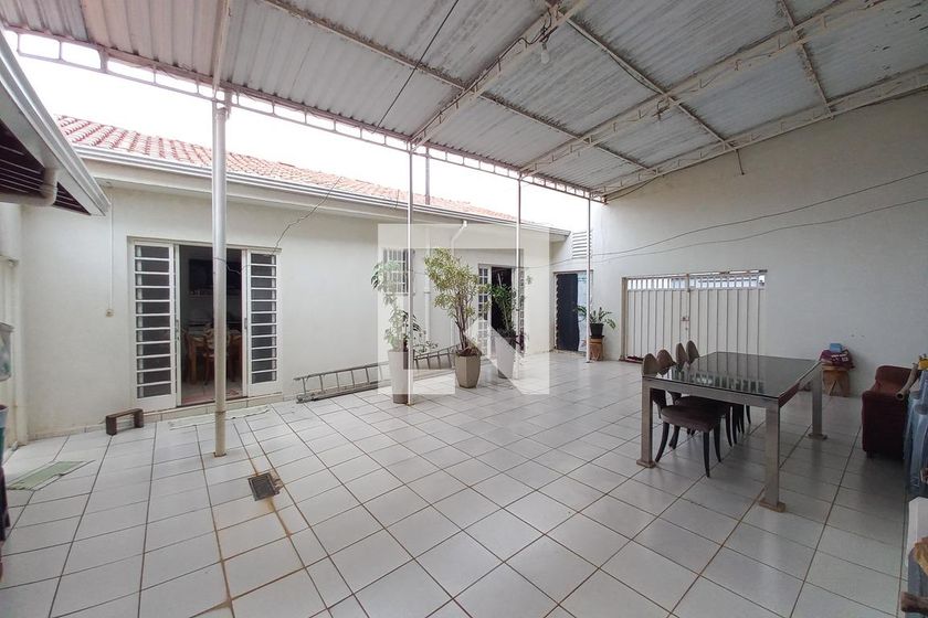 Casa à Venda - Jardim do Lago, 4 Quartos,  364 m2 em , Campinas - sp | SoloBR