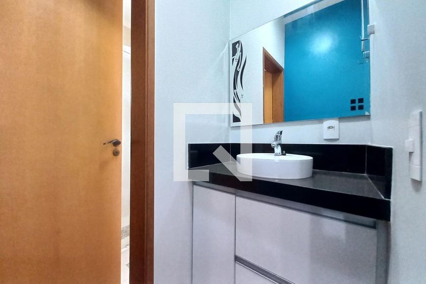 Casa à Venda - Swiss Park, 3 Quartos,  248 m2 em , Campinas - sp | SoloBR