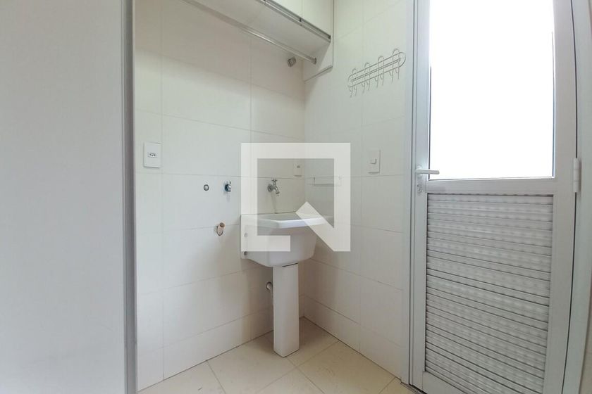 Casa à Venda - Swiss Park, 3 Quartos,  248 m2 em , Campinas - sp | SoloBR