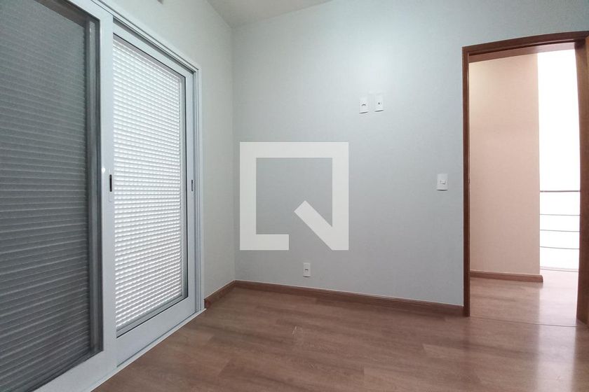 Casa à Venda - Swiss Park, 3 Quartos,  248 m2 em , Campinas - sp | SoloBR
