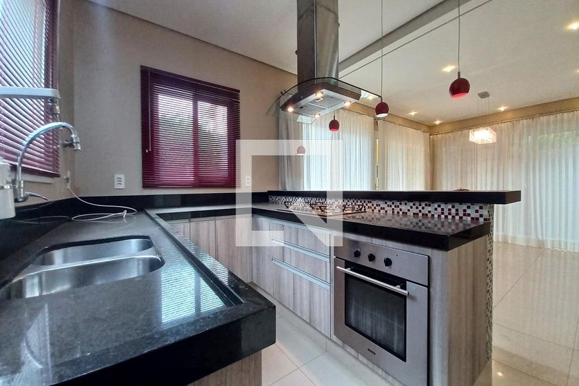 Casa à Venda - Swiss Park, 3 Quartos,  248 m2 em , Campinas - sp | SoloBR