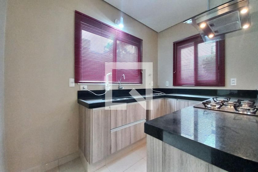 Casa à Venda - Swiss Park, 3 Quartos,  248 m2 em , Campinas - sp | SoloBR