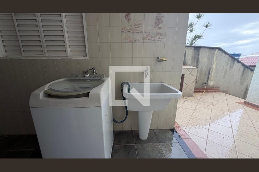 Casa à Venda - Parque Prado, 4 Quartos,  250 m2 em , Campinas - sp | SoloBR