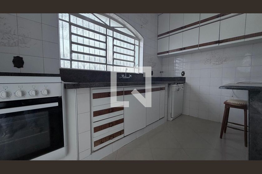 Casa à Venda - Parque Prado, 4 Quartos,  250 m2 em , Campinas - sp | SoloBR