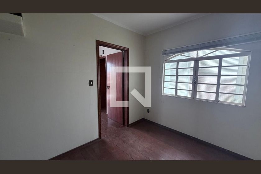Casa à Venda - Parque Prado, 4 Quartos,  250 m2 em , Campinas - sp | SoloBR
