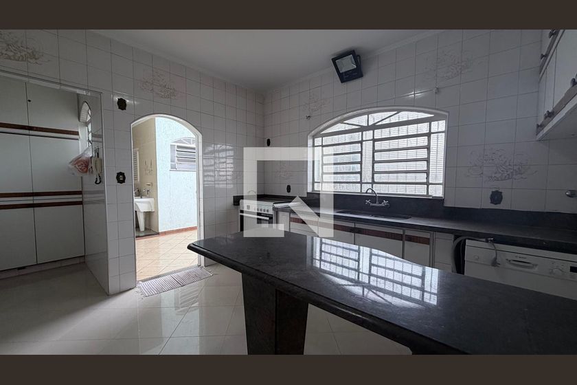 Casa à Venda - Parque Prado, 4 Quartos,  250 m2 em , Campinas - sp | SoloBR