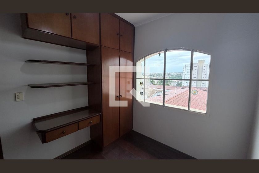 Casa à Venda - Parque Prado, 4 Quartos,  250 m2 em , Campinas - sp | SoloBR