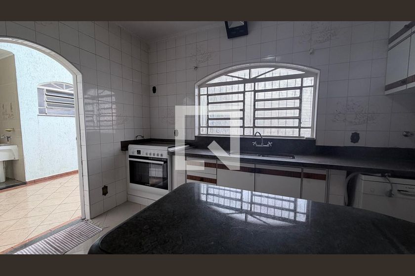 Casa à Venda - Parque Prado, 4 Quartos,  250 m2 em , Campinas - sp | SoloBR