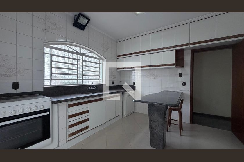 Casa à Venda - Parque Prado, 4 Quartos,  250 m2 em , Campinas - sp | SoloBR