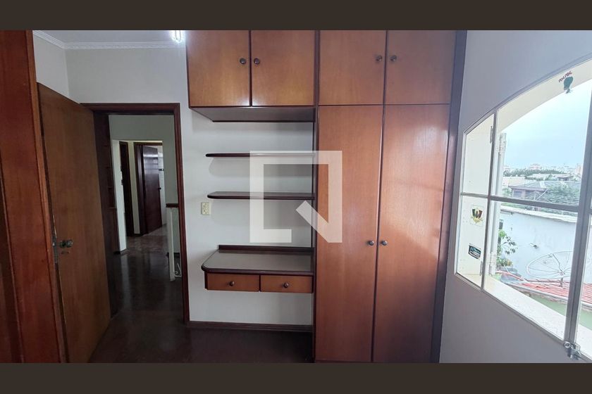 Casa à Venda - Parque Prado, 4 Quartos,  250 m2 em , Campinas - sp | SoloBR