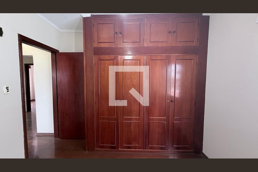 Casa à Venda - Parque Prado, 4 Quartos,  250 m2 em , Campinas - sp | SoloBR