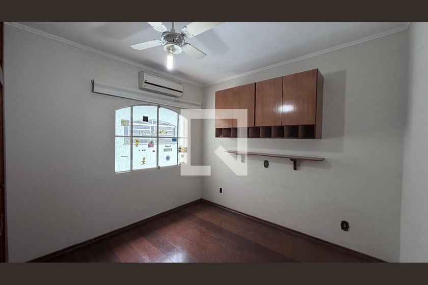 Casa à Venda - Parque Prado, 4 Quartos,  250 m2 em , Campinas - sp | SoloBR