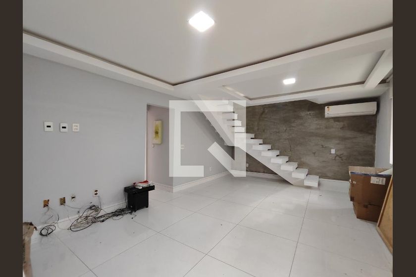 Casa, 5 quartos, 230 m² - Foto 1