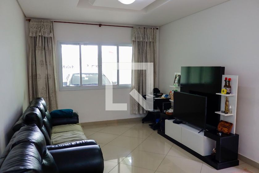 Casa, 4 quartos, 162 m² - Foto 1