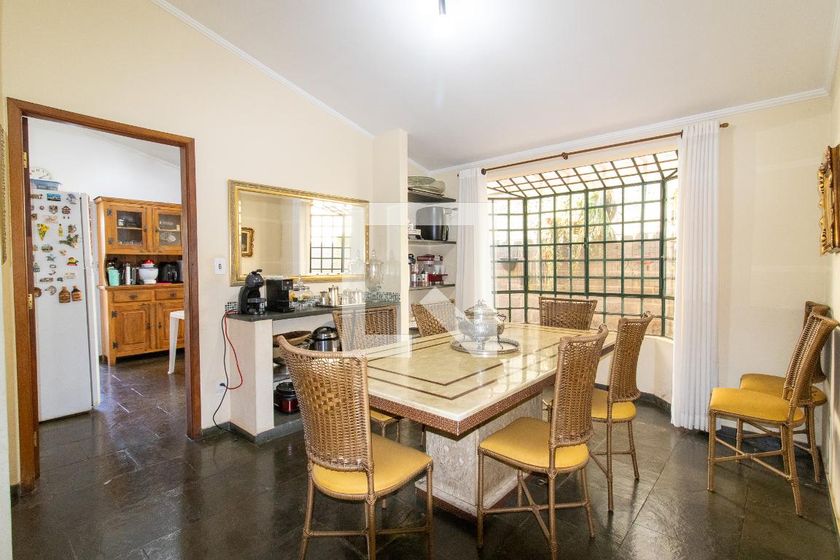 Casa à Venda - Fazenda Santa Cândida, 4 Quartos,  232 m2 em , Campinas - sp | SoloBR