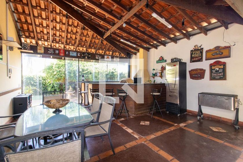Casa à Venda - Fazenda Santa Cândida, 4 Quartos,  232 m2 em , Campinas - sp | SoloBR