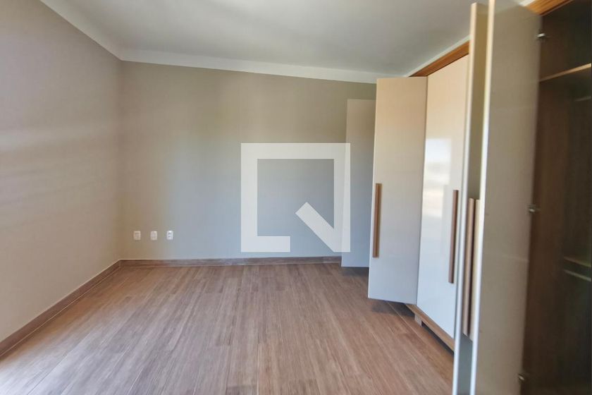 Casa à Venda - Parque Prado, 4 Quartos,  600 m2 em , Campinas - sp | SoloBR