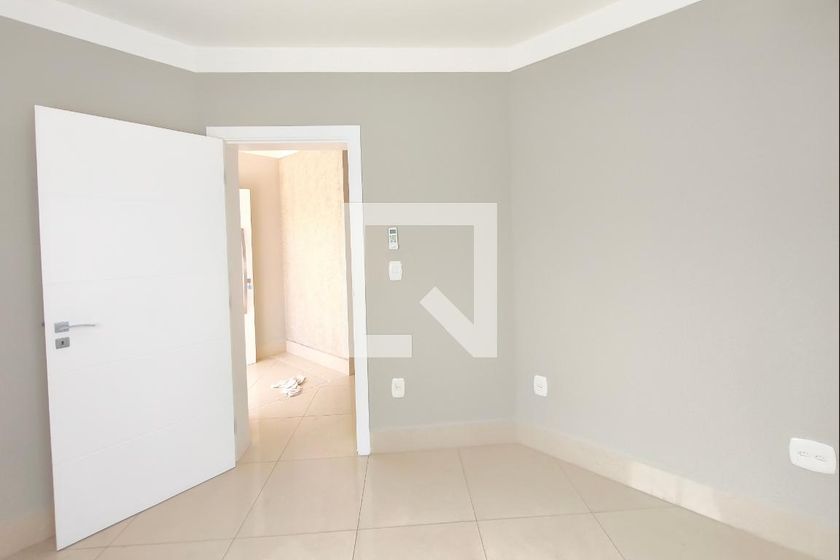 Casa à Venda - Parque Prado, 4 Quartos,  600 m2 em , Campinas - sp | SoloBR