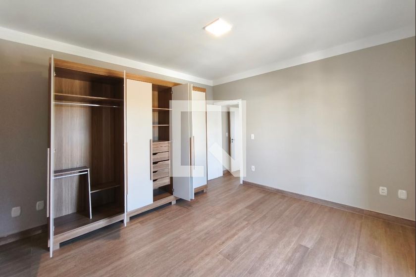 Casa à Venda - Parque Prado, 4 Quartos,  600 m2 em , Campinas - sp | SoloBR