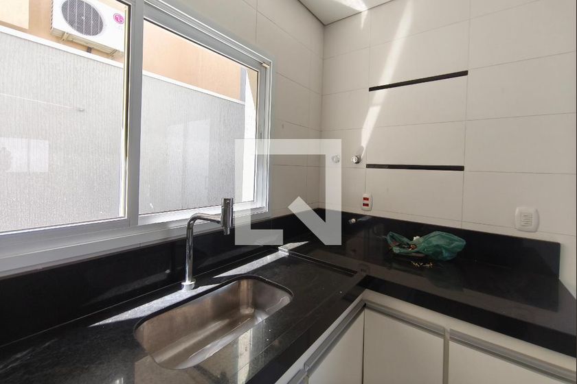 Casa à Venda - Parque Prado, 4 Quartos,  600 m2 em , Campinas - sp | SoloBR