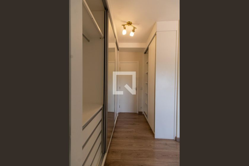 Apartamento à Venda - Lot. Alphaville Campinas, 4 Quartos,  137 m2 em , Campinas - sp | SoloBR