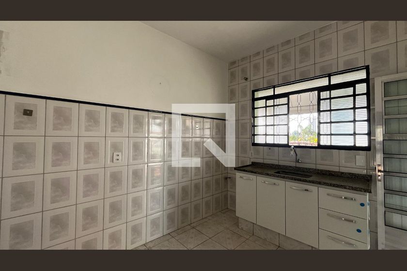 Casa à Venda - Taquaral, 2 Quartos,  300 m2 em , Campinas - sp | SoloBR