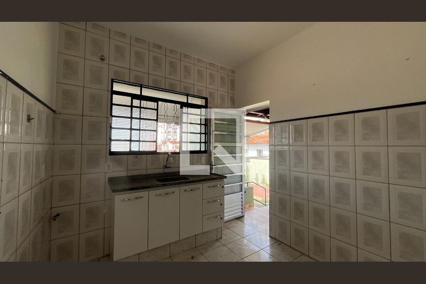 Casa à Venda - Taquaral, 2 Quartos,  300 m2 em , Campinas - sp | SoloBR