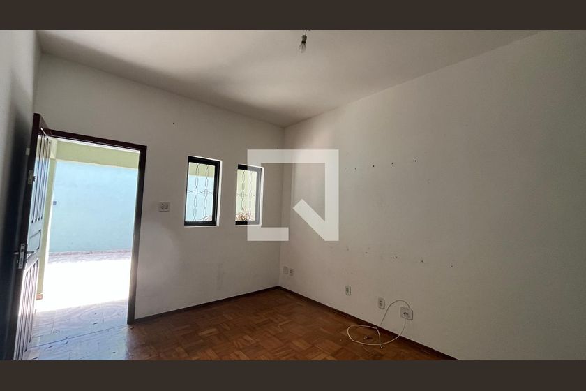 Casa à Venda - Taquaral, 2 Quartos,  300 m2 em , Campinas - sp | SoloBR