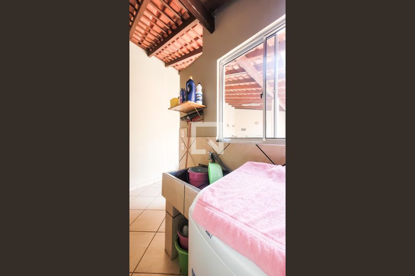 Casa à Venda - Taquaral, 2 Quartos,  170 m2 em , Campinas - sp | SoloBR