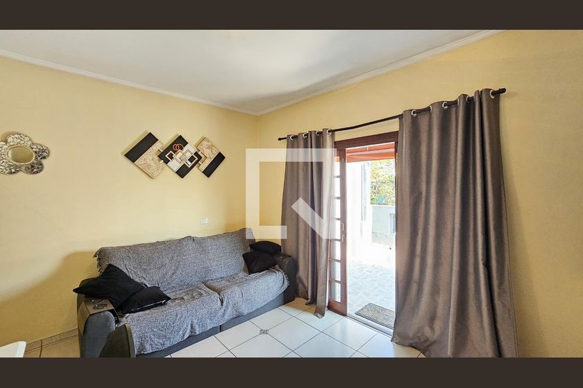 Casa, 3 quartos, 246 m² - Foto 1