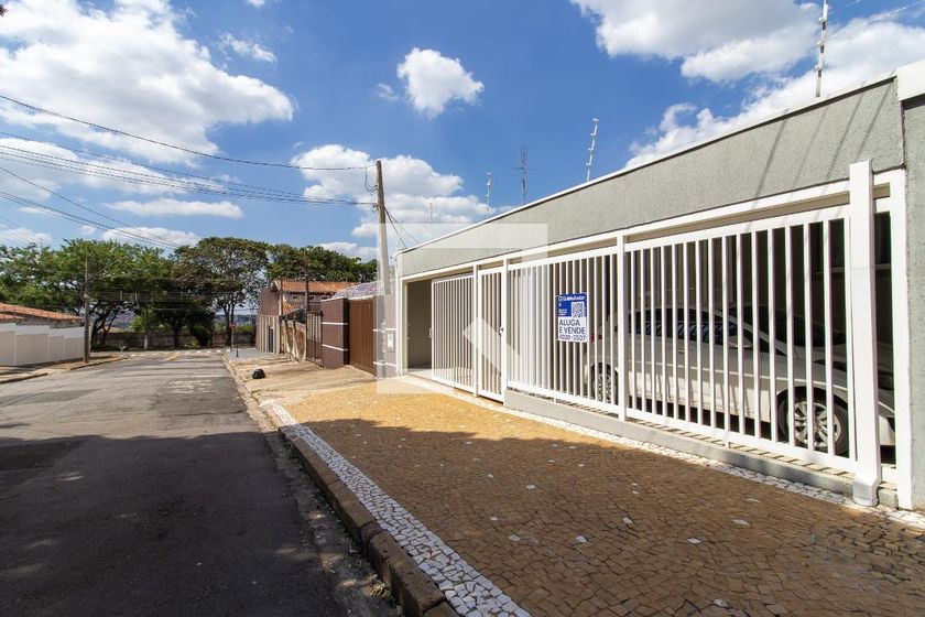 Casa à Venda - Jardim Flamboyant, 3 Quartos,  201 m2 em , Campinas - sp | SoloBR