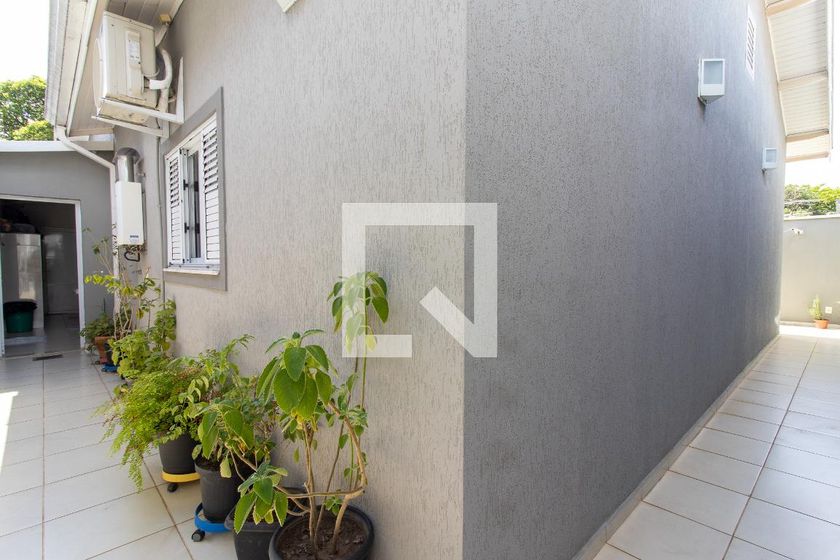 Casa à Venda - Jardim Flamboyant, 3 Quartos,  201 m2 em , Campinas - sp | SoloBR