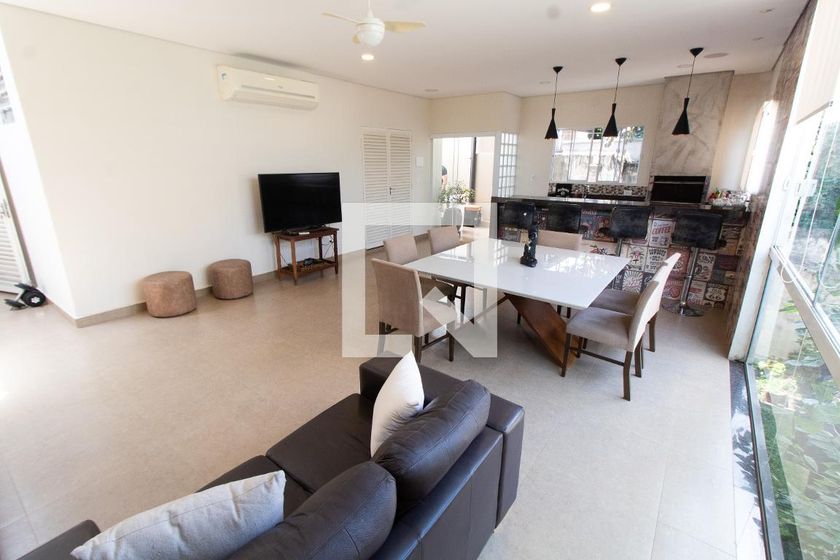 Casa à Venda - Jardim Planalto, 4 Quartos,  250 m2 em , Campinas - sp | SoloBR